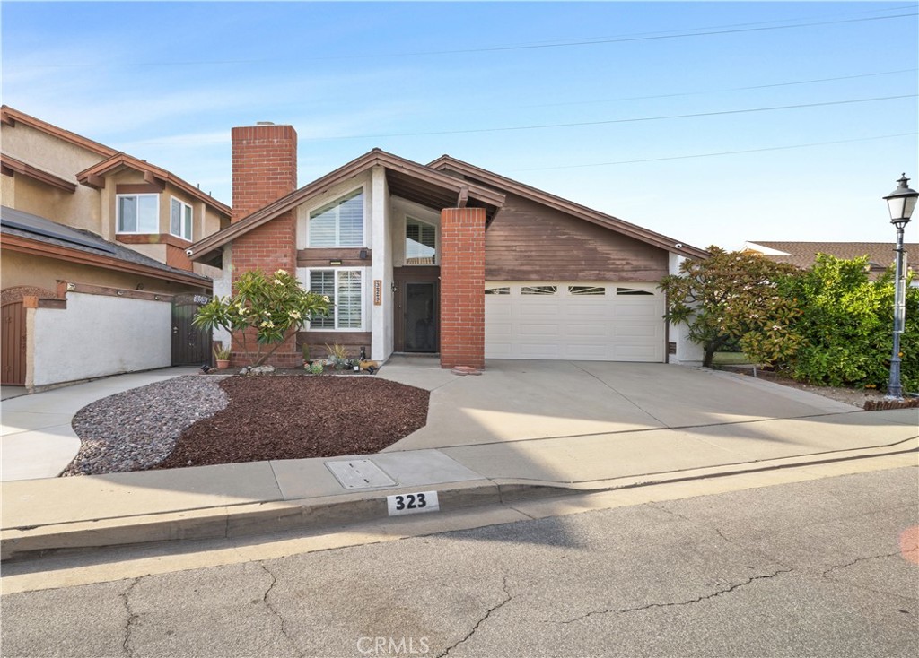323 W Dawson Court