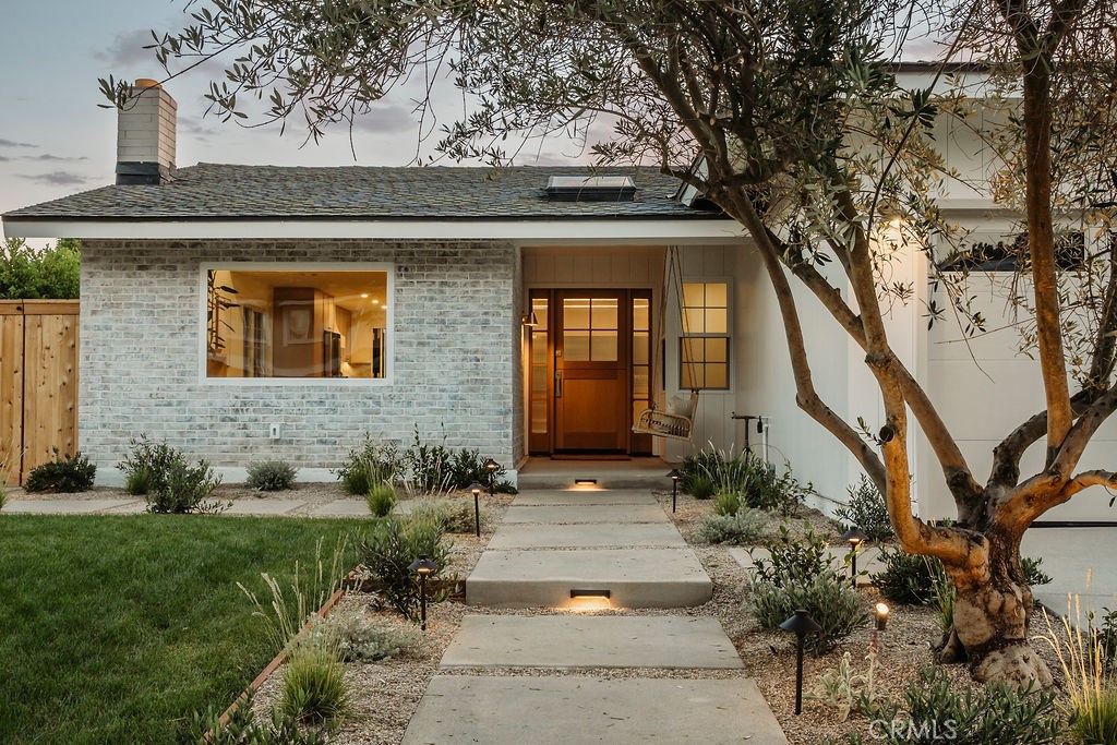 1081 Tulare