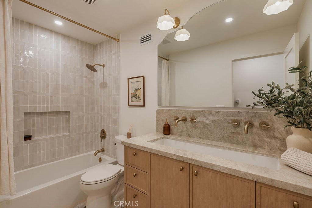 1081 Tulare