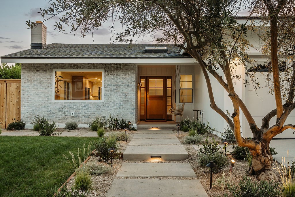 1081 Tulare