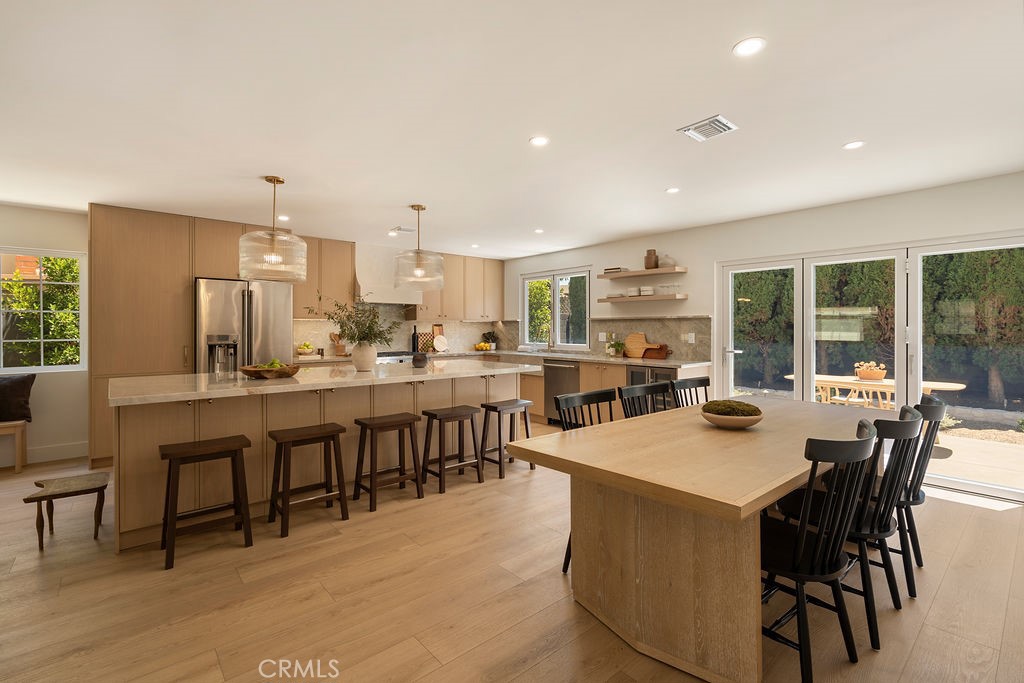 1081 Tulare