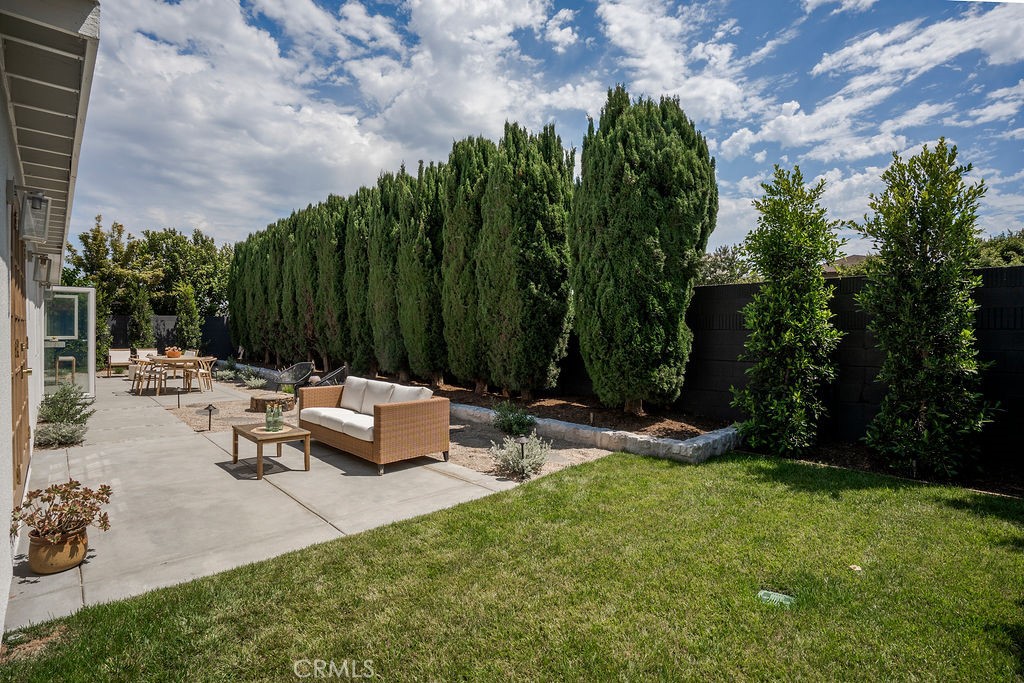 1081 Tulare