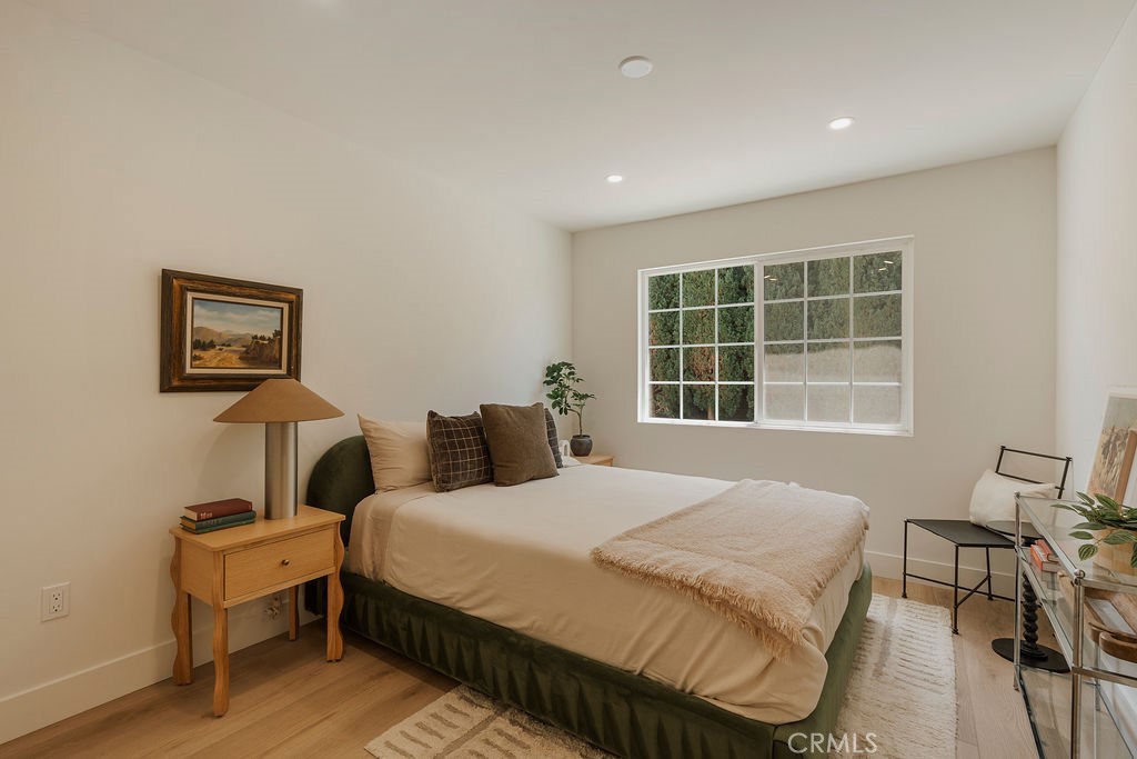1081 Tulare