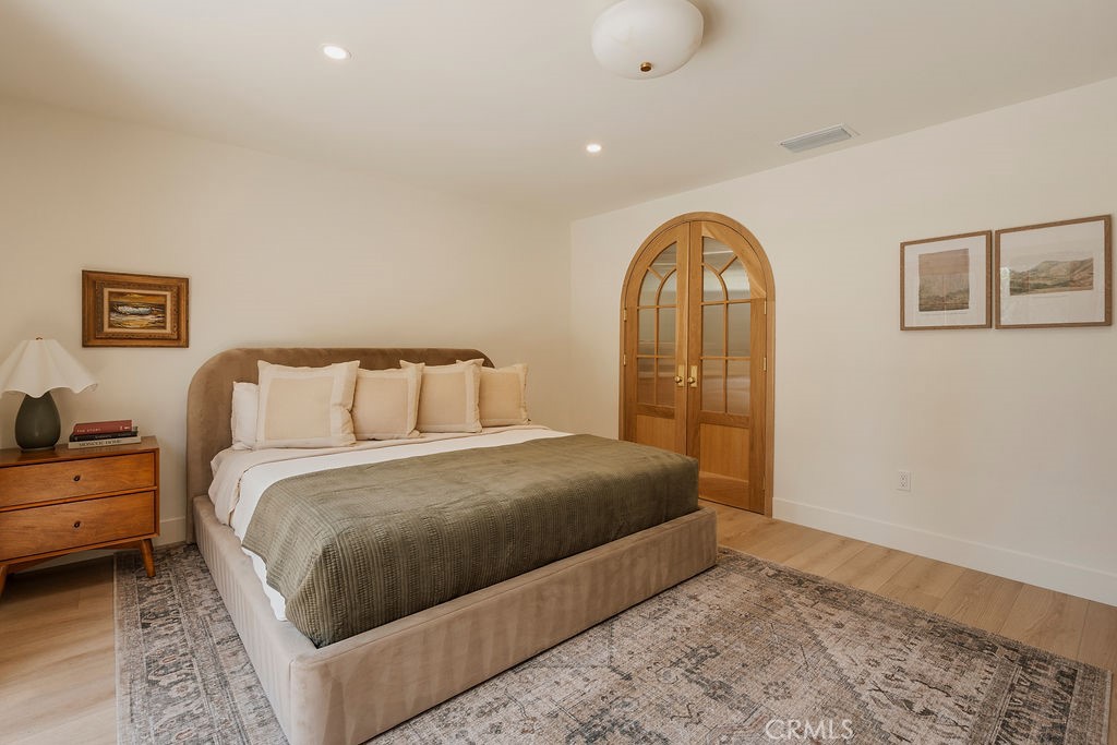 1081 Tulare