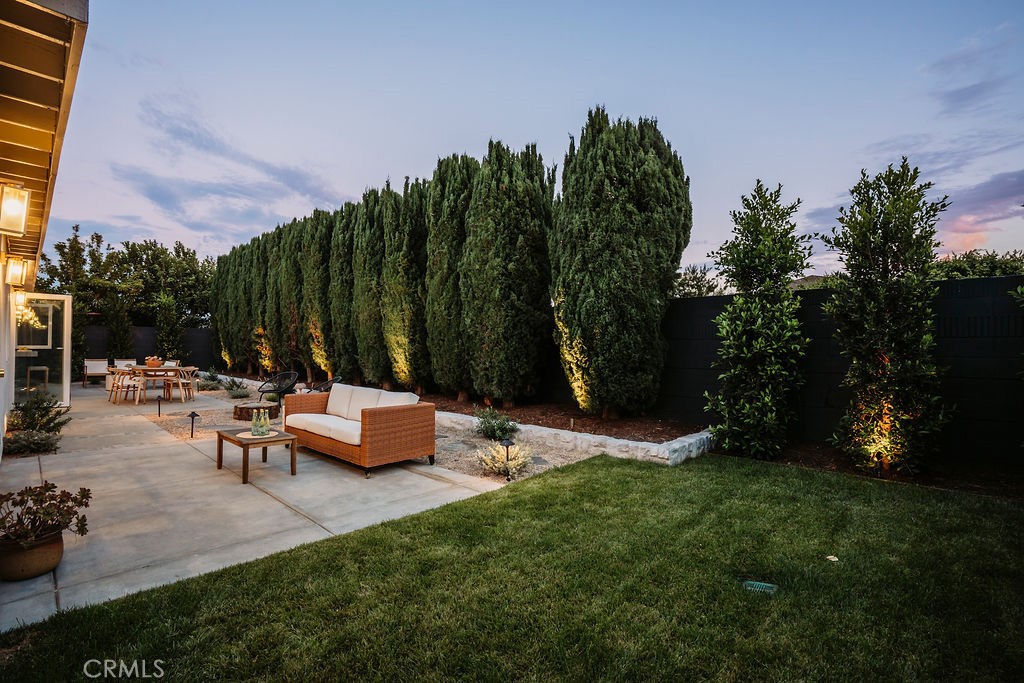 1081 Tulare
