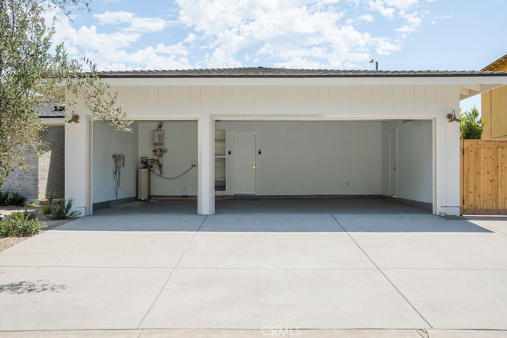 1081 Tulare