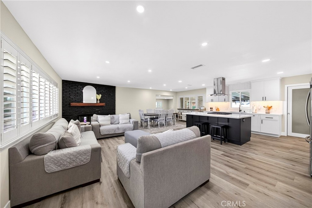 3837 Shelter Grove
