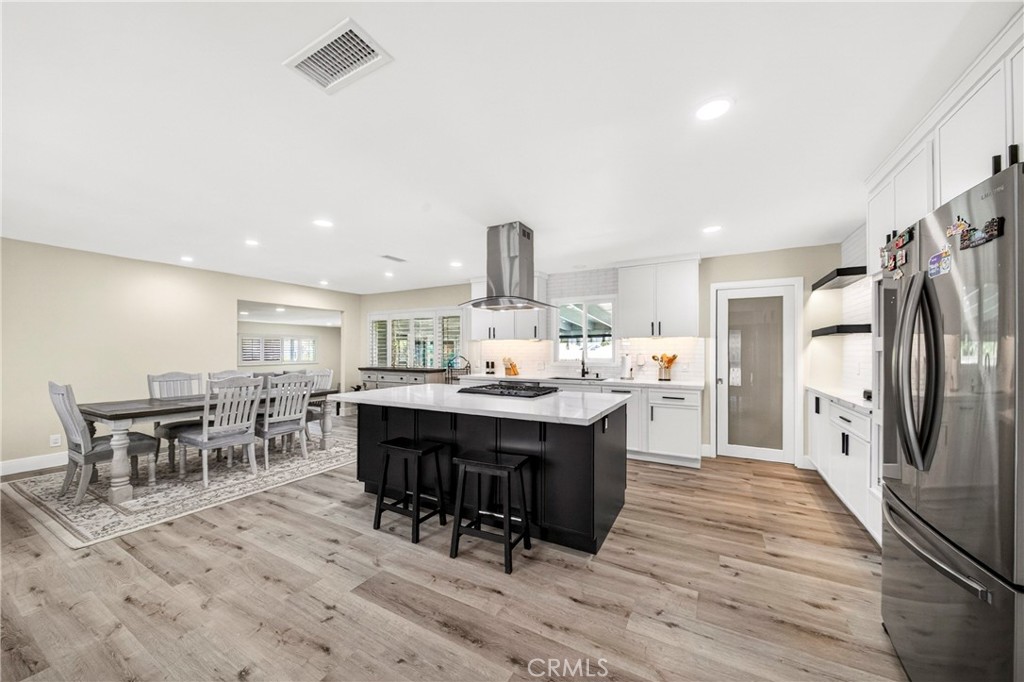 3837 Shelter Grove