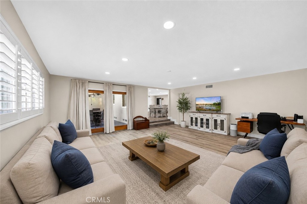 3837 Shelter Grove