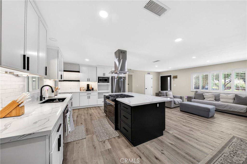 3837 Shelter Grove