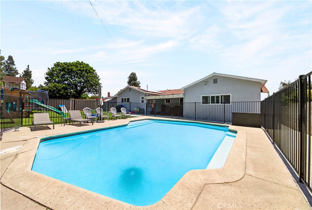 3837 Shelter Grove