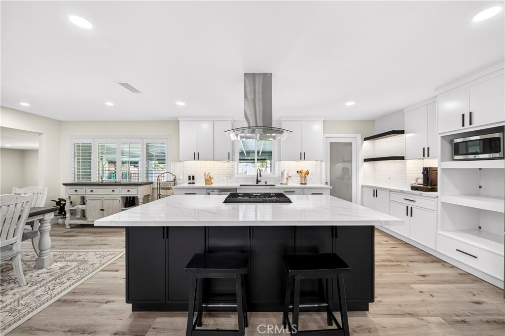3837 Shelter Grove