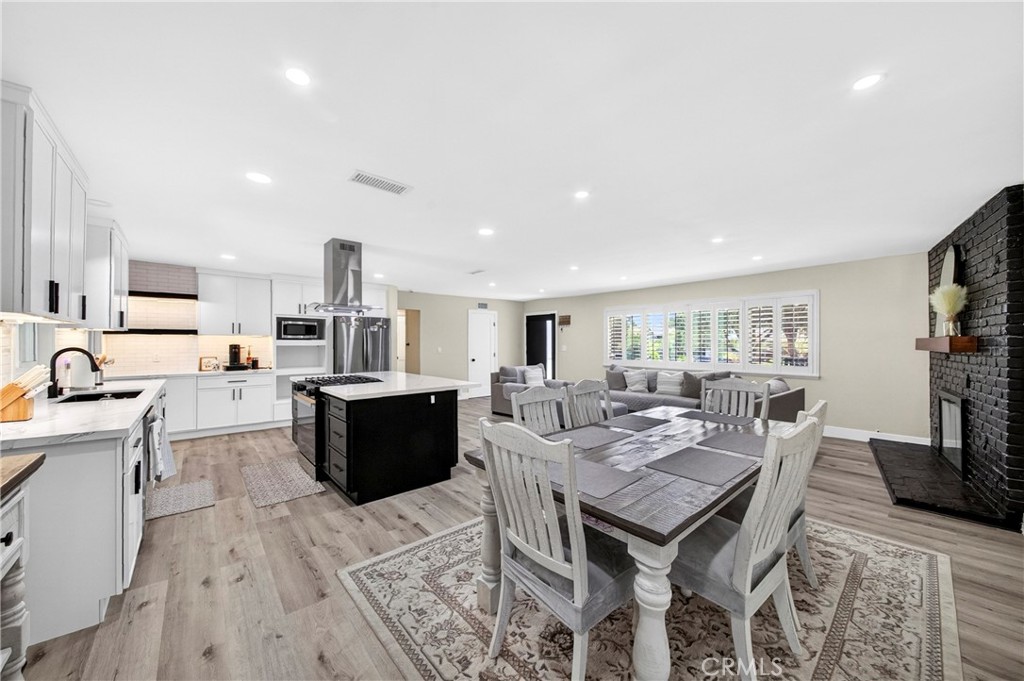 3837 Shelter Grove