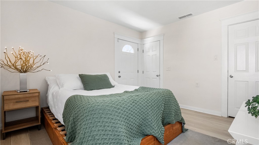 1849 W 38th Street