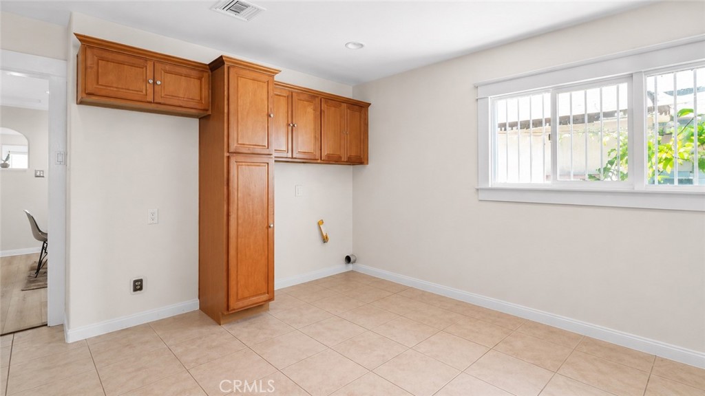 1849 W 38th Street