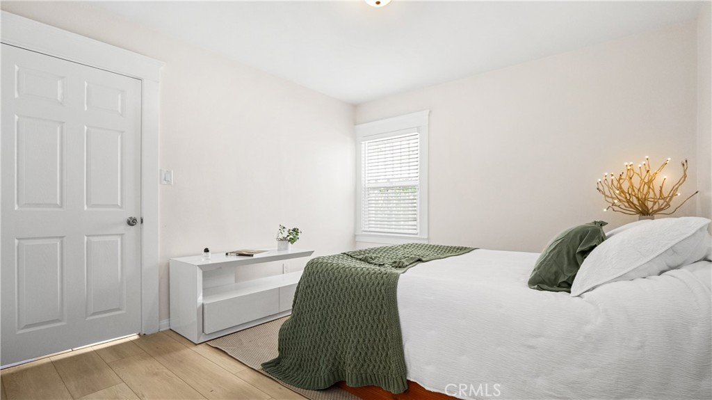 1849 W 38th Street