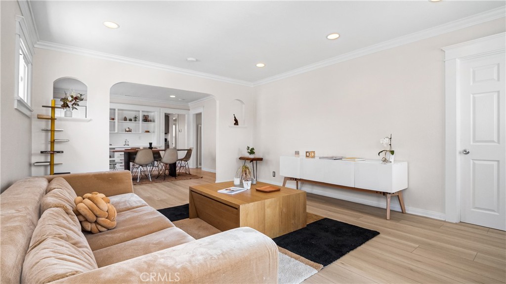 1849 W 38th Street