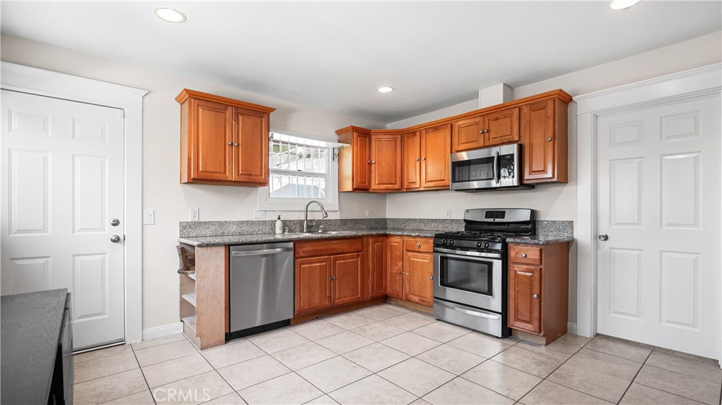 1849 W 38th Street