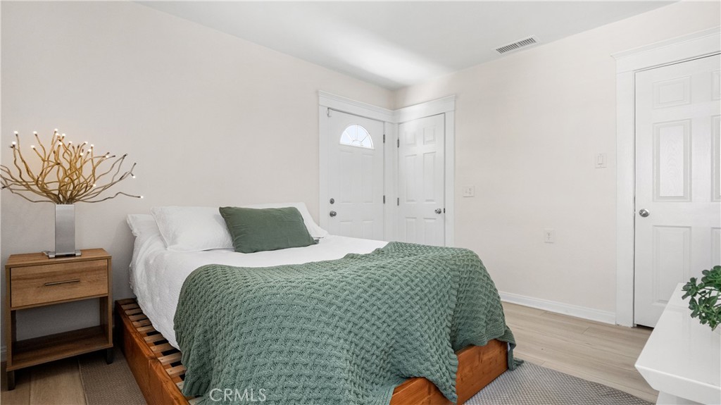 1849 W 38th Street