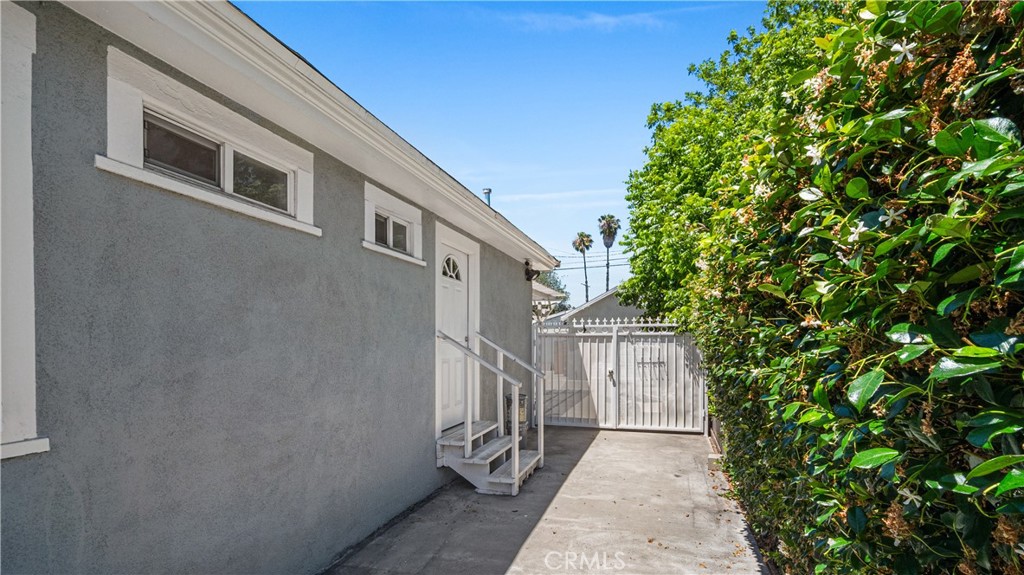 1849 W 38th Street