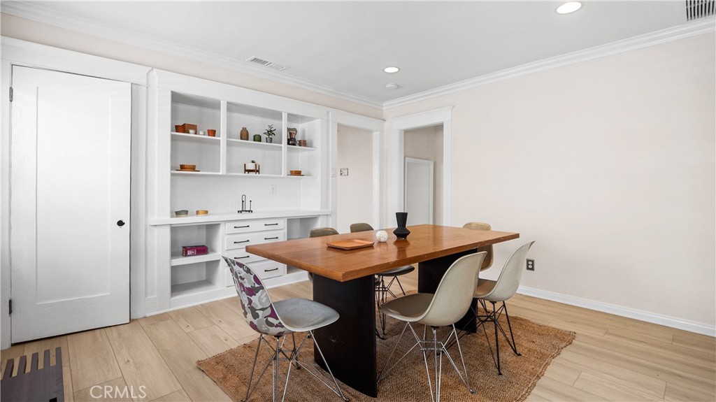 1849 W 38th Street
