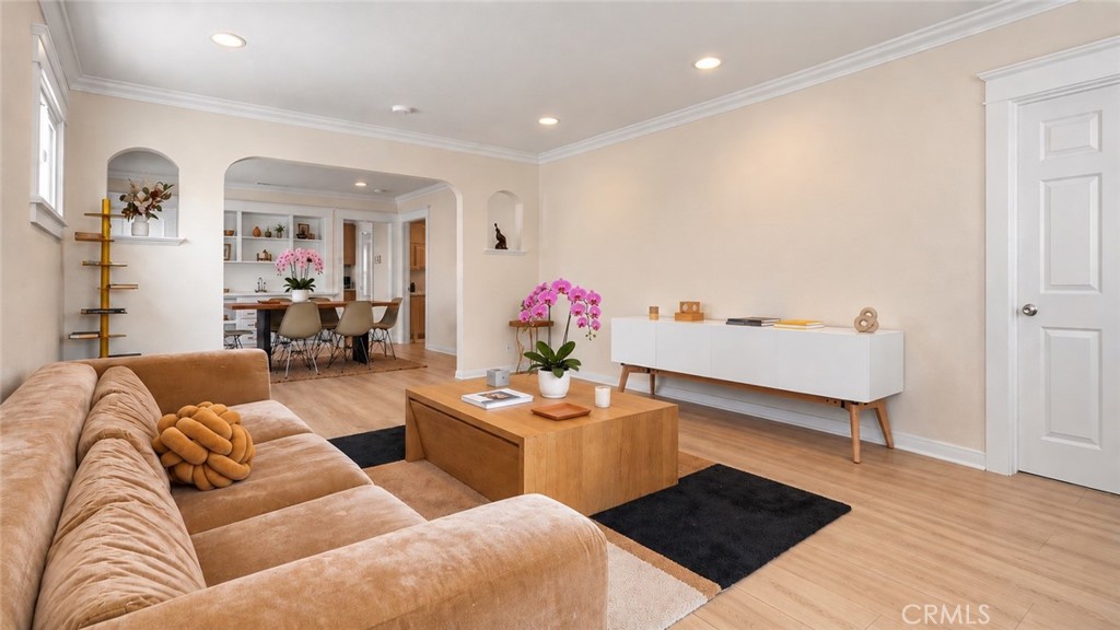 1849 W 38th Street