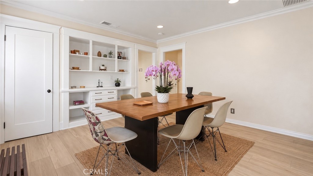 1849 W 38th Street