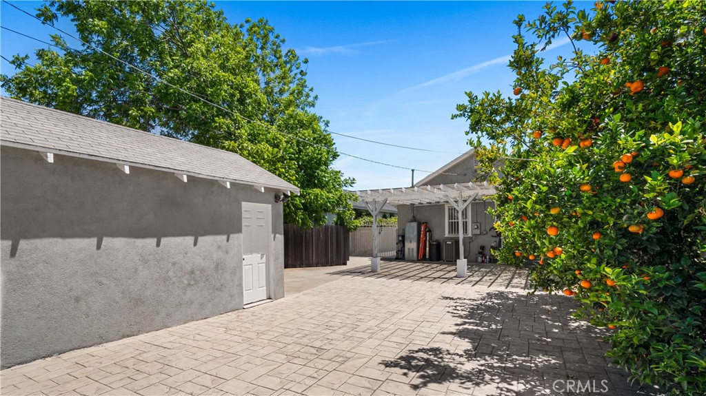 1849 W 38th Street