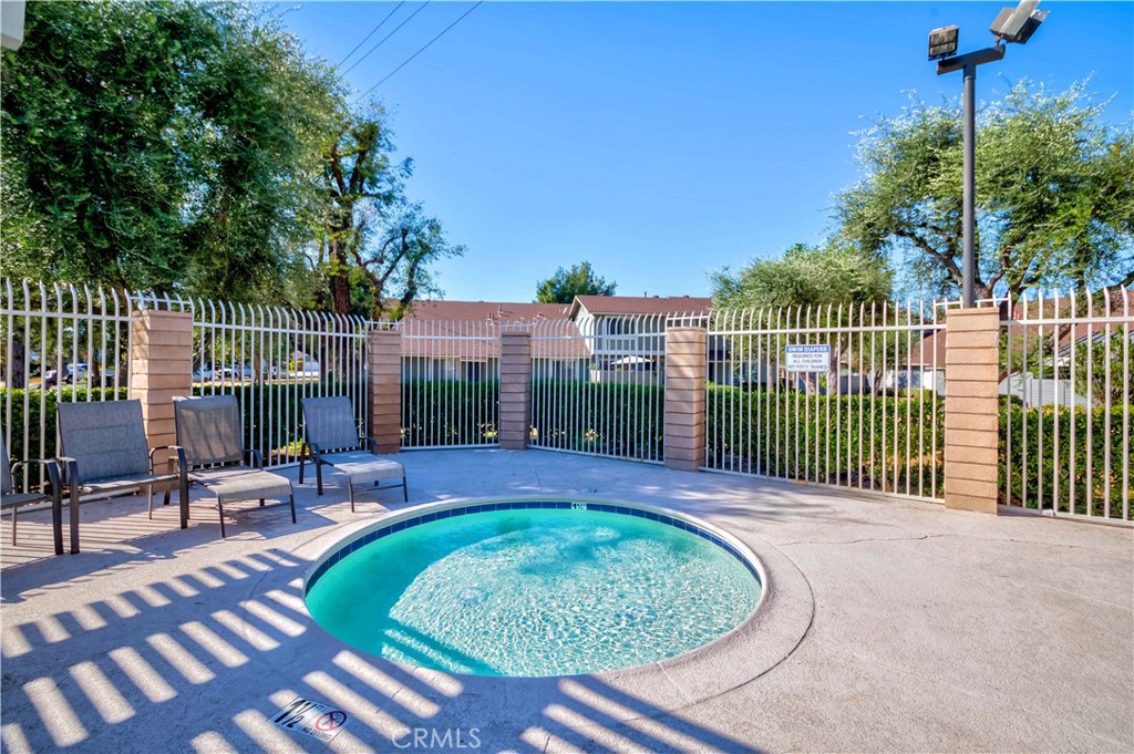1727 N Willow Woods