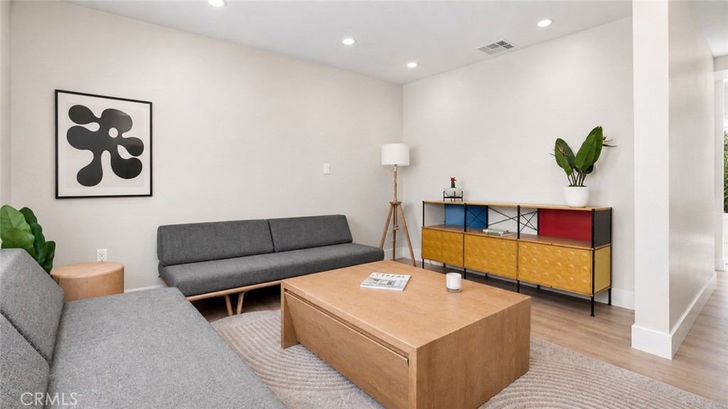 3038 Casitas Avenue
