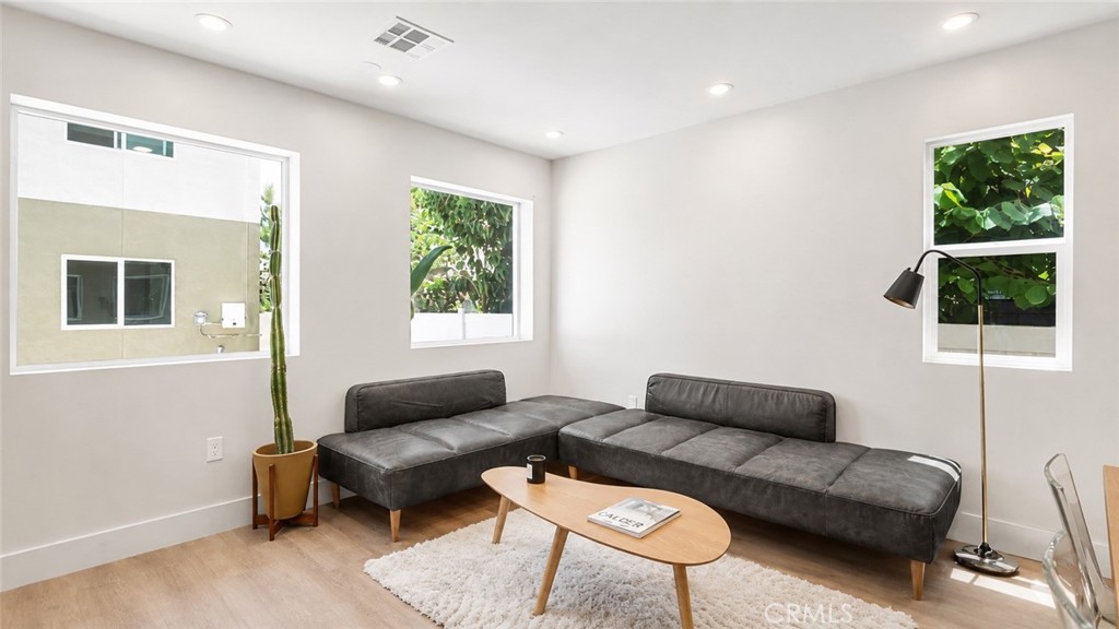 3038 Casitas Avenue