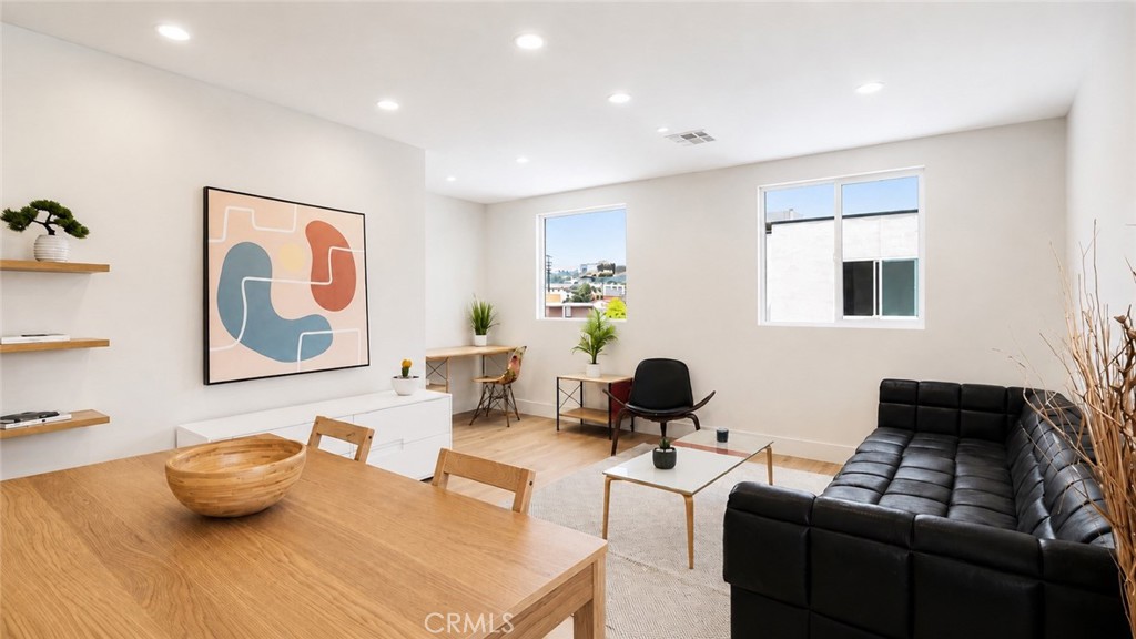 3038 Casitas Avenue