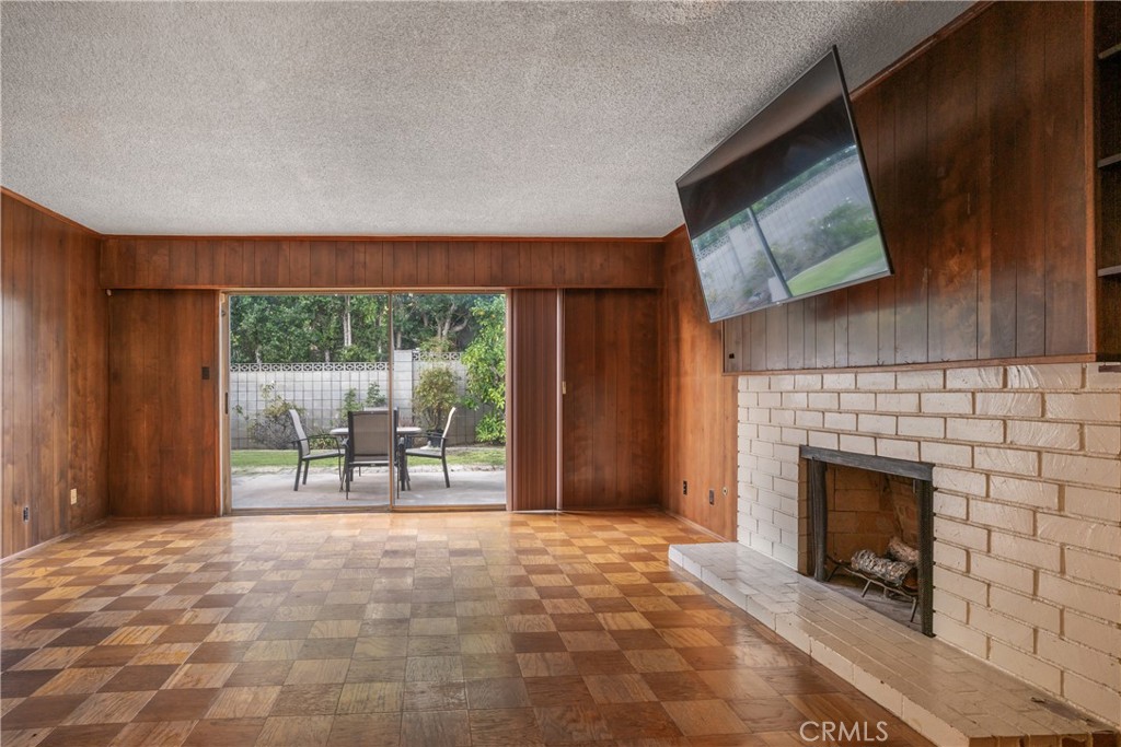 3141 E Palmyra Avenue