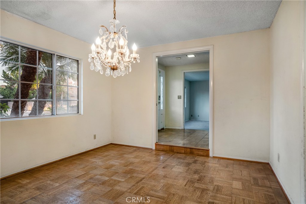3141 E Palmyra Avenue