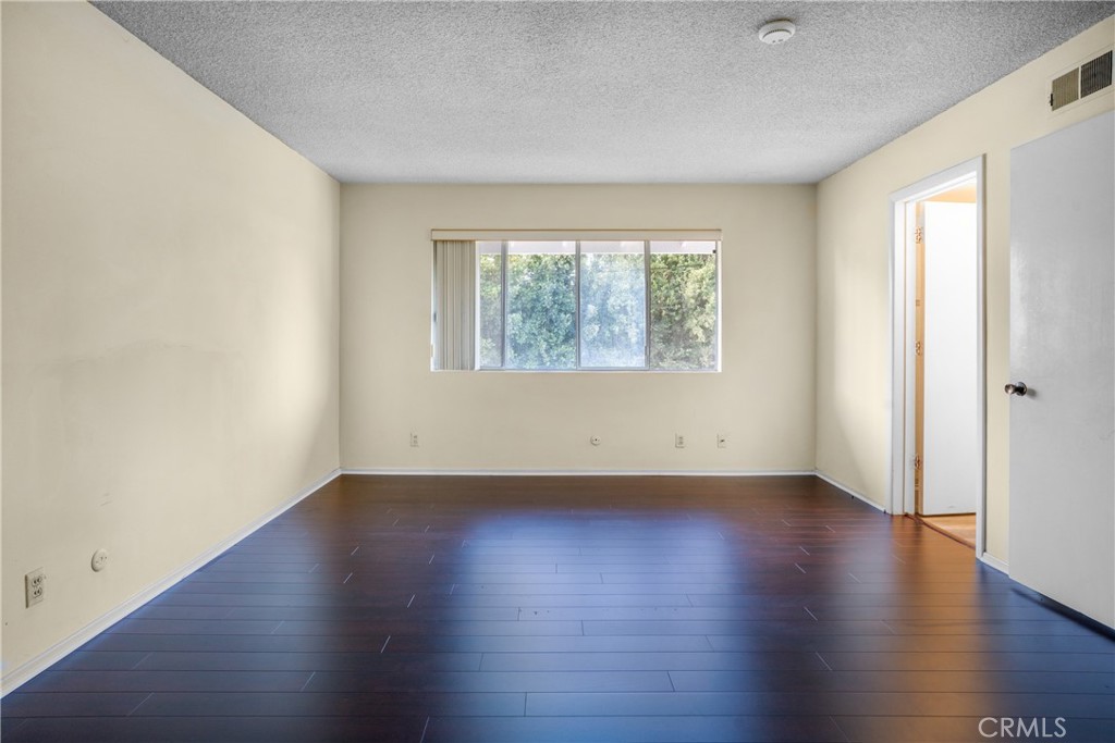3141 E Palmyra Avenue