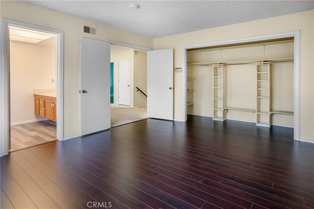 3141 E Palmyra Avenue