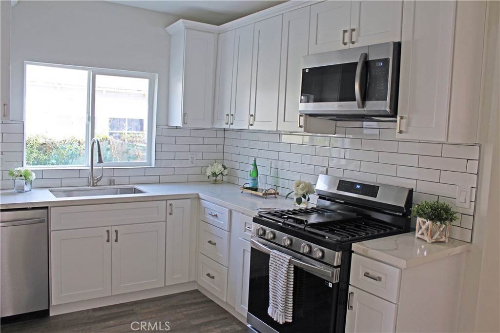 1647 W 53rd Street W