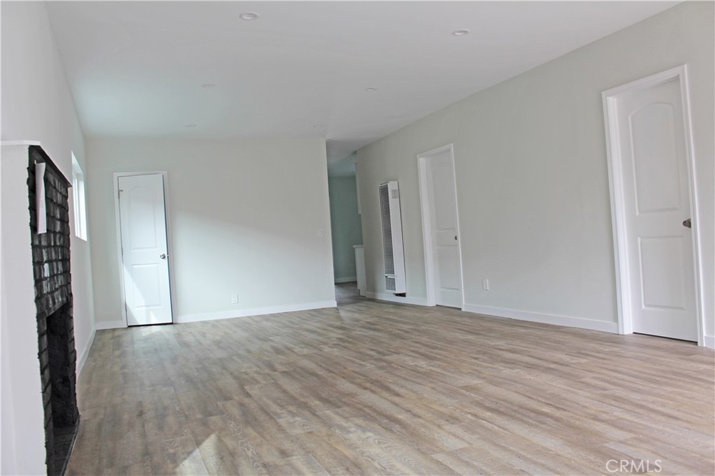 1647 W 53rd Street W