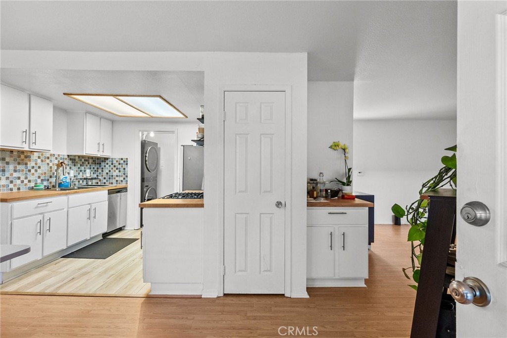 1207 Obispo Avenue 203