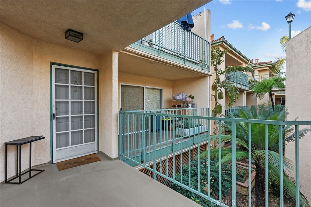 1207 Obispo Avenue 203