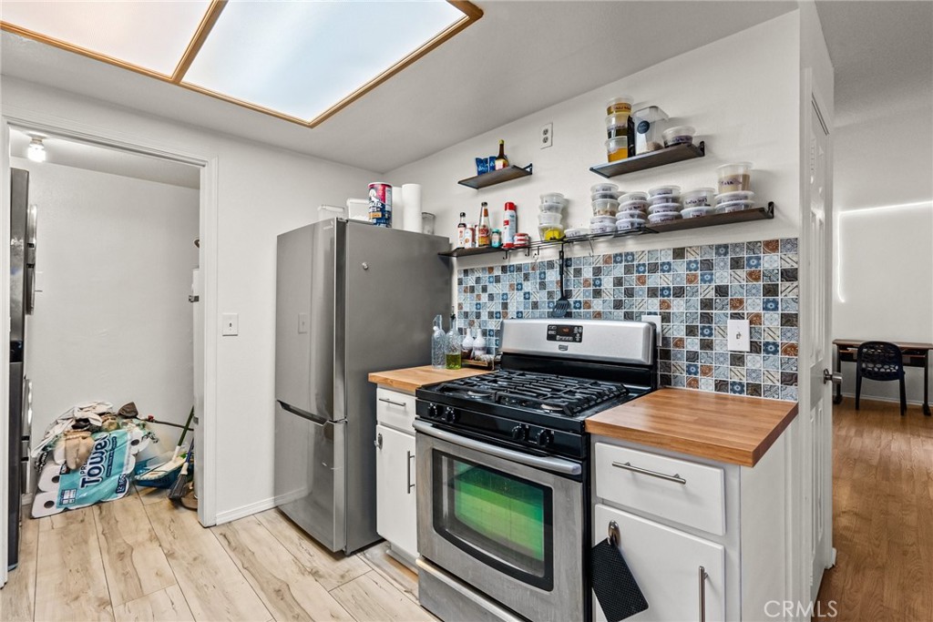 1207 Obispo Avenue 203