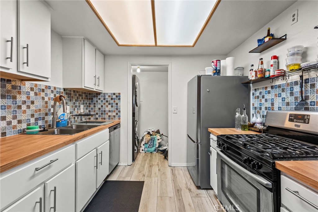 1207 Obispo Avenue 203