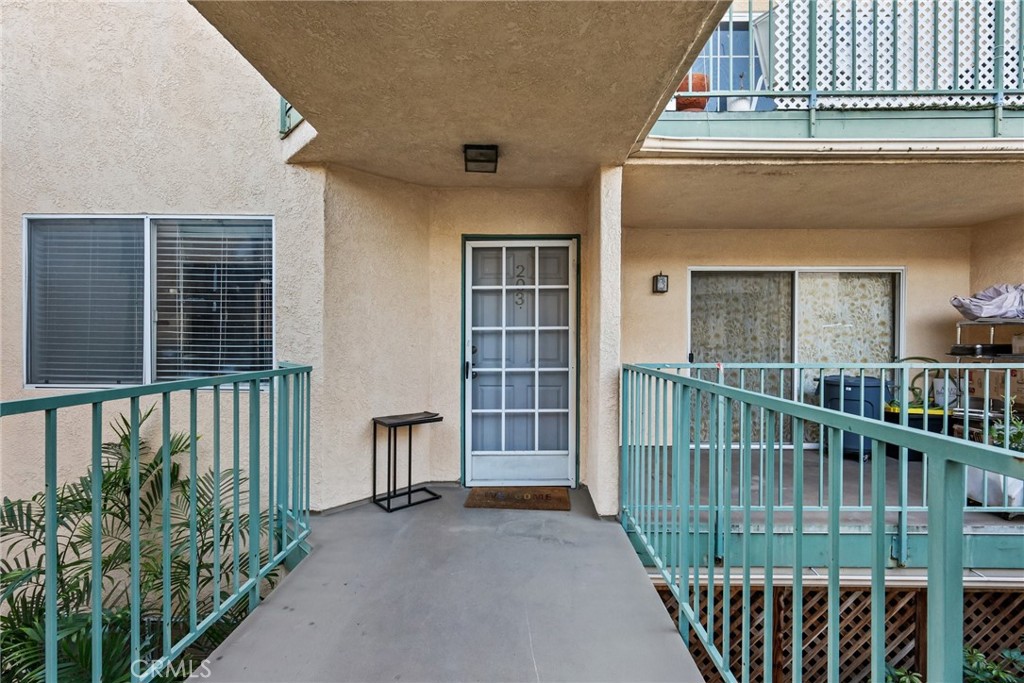 1207 Obispo Avenue 203