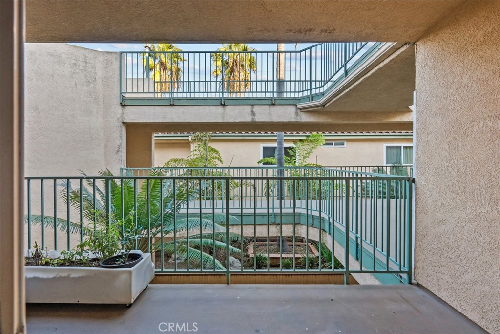 1207 Obispo Avenue 203