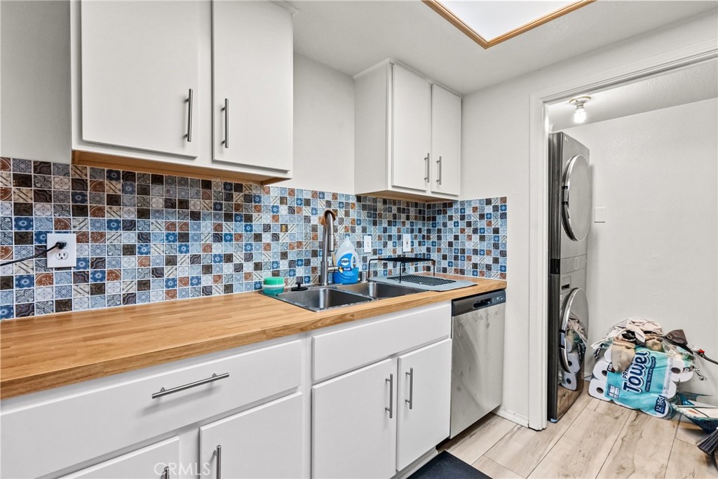 1207 Obispo Avenue 203