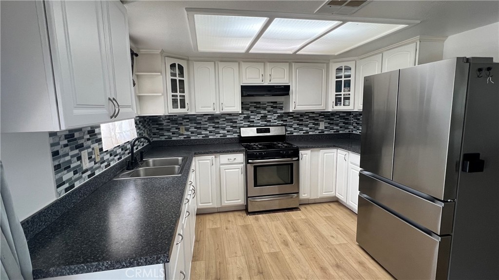 17104 Queensglen Avenue