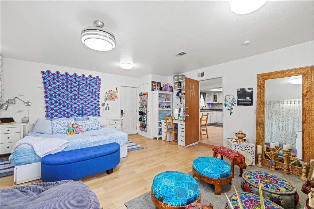 17104 Queensglen Avenue