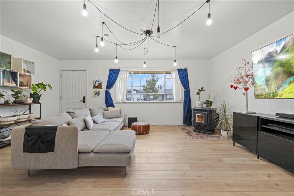 17104 Queensglen Avenue