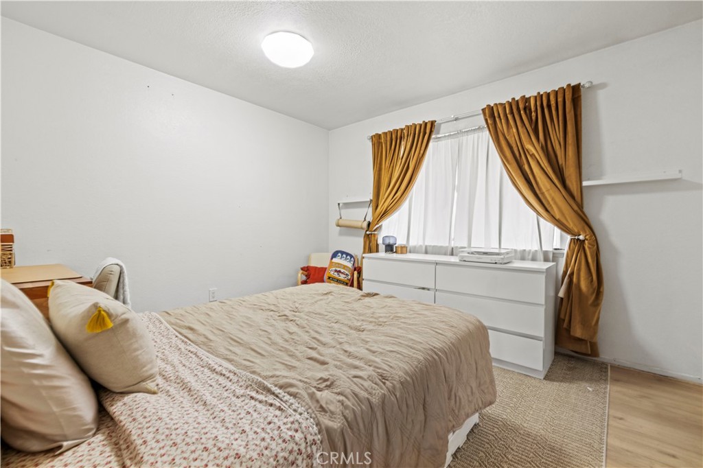 17104 Queensglen Avenue