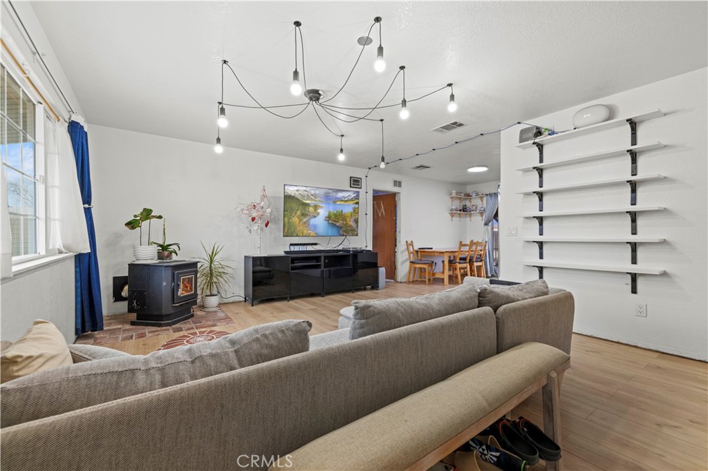 17104 Queensglen Avenue